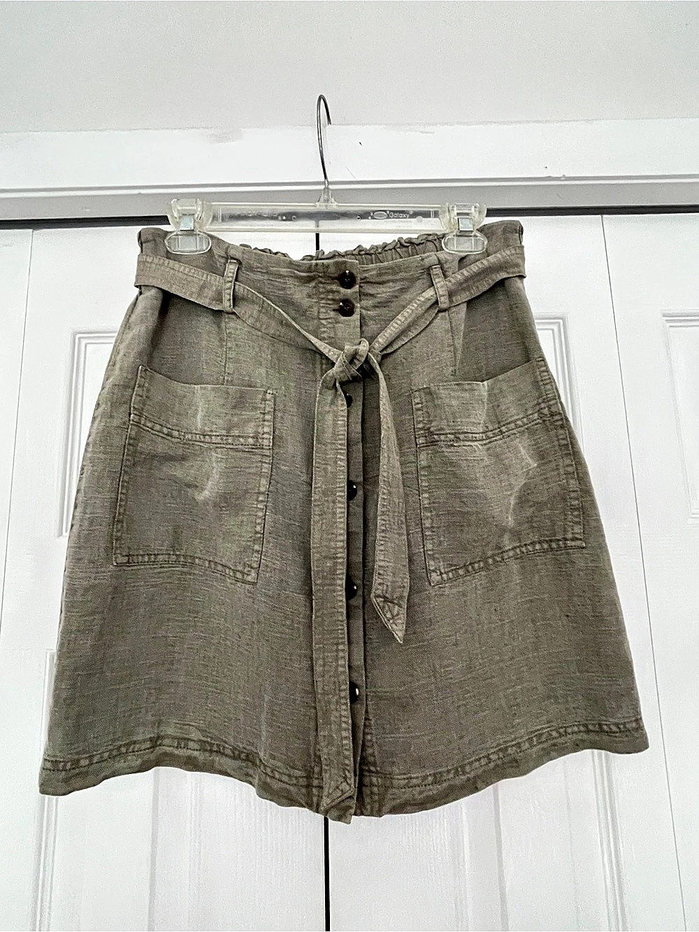 C&C California Linen Mini Skirt in Green M estimated